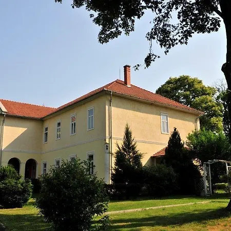 Kastely Bed & Breakfast 3*