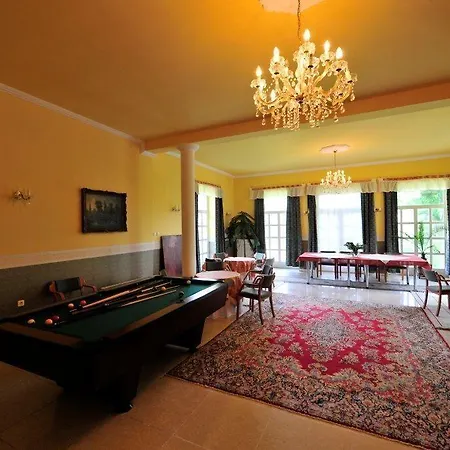 Bed & Breakfast Kastely Misefa
