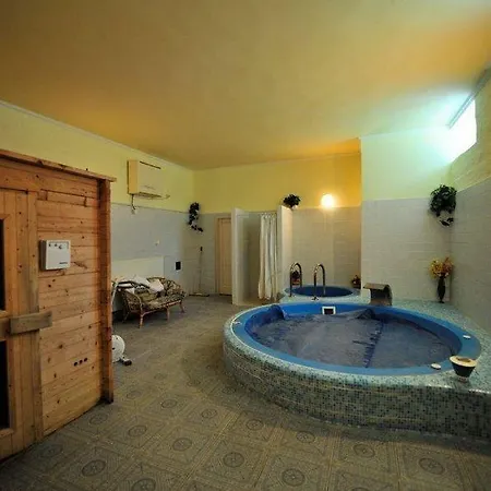 Kastely Bed & Breakfast 3*