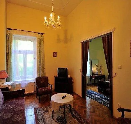 Bed & Breakfast Kastely 3*